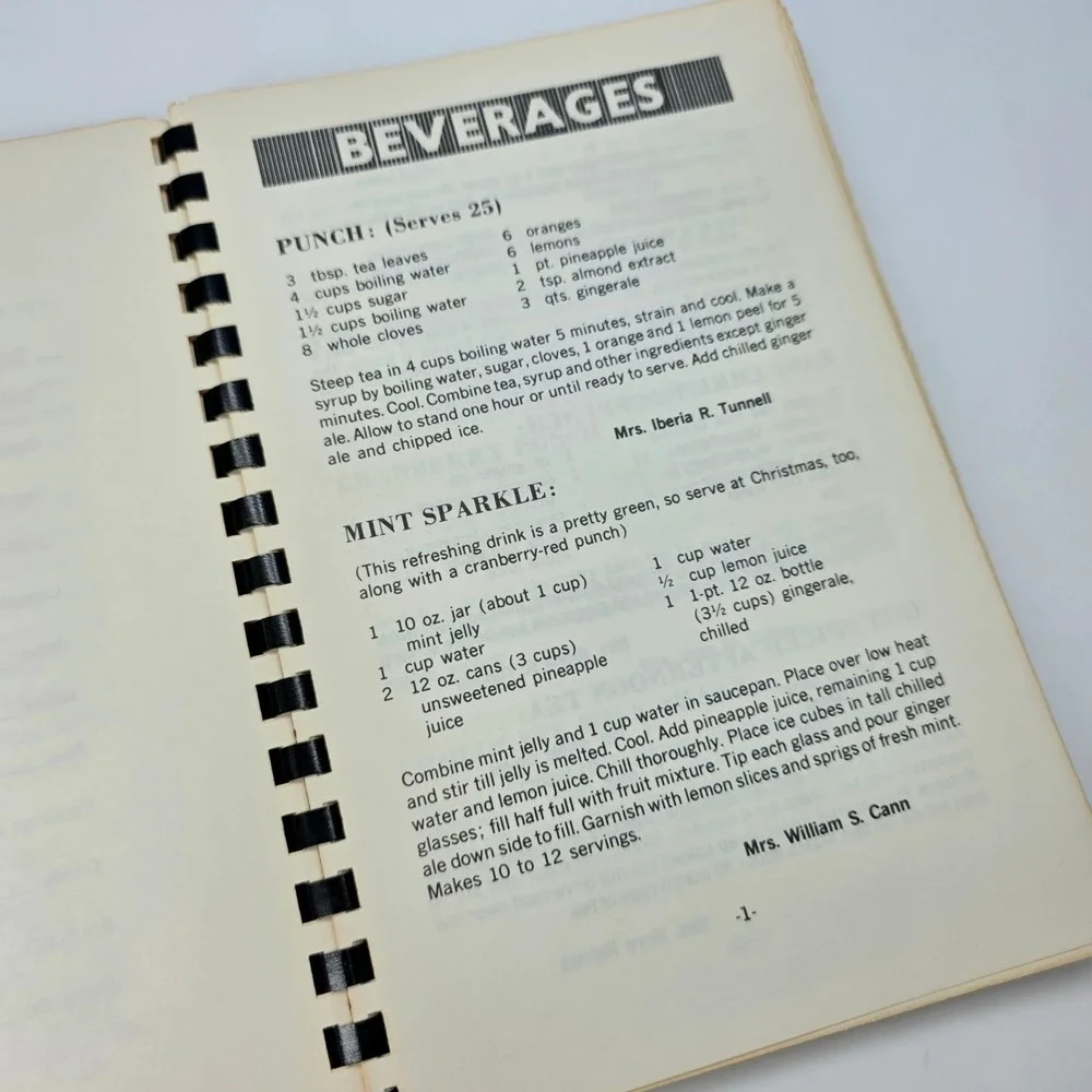 Hyde County Cookbook 1973 North Carolina‎ Vintage Spiralbound Recipes